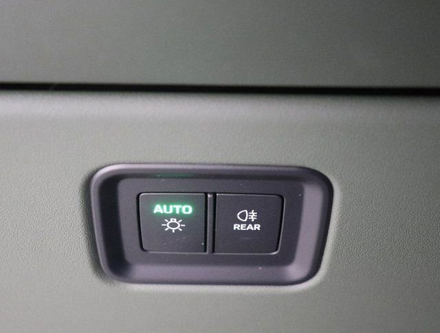 Used 2025 Porsche Macan 4S Electric image 34