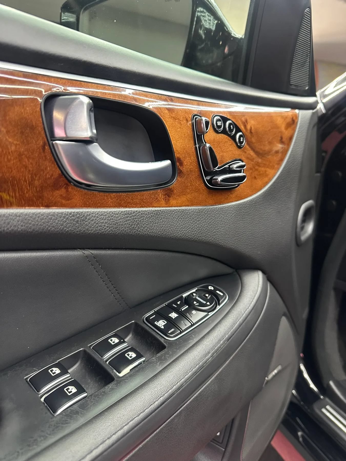 Used 2015 Hyundai Equus Signature RWD image 10