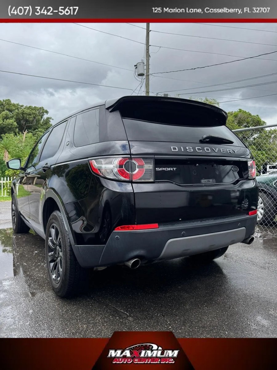 Used 2017 Land Rover Discovery Sport SE AWD/4WD image 4