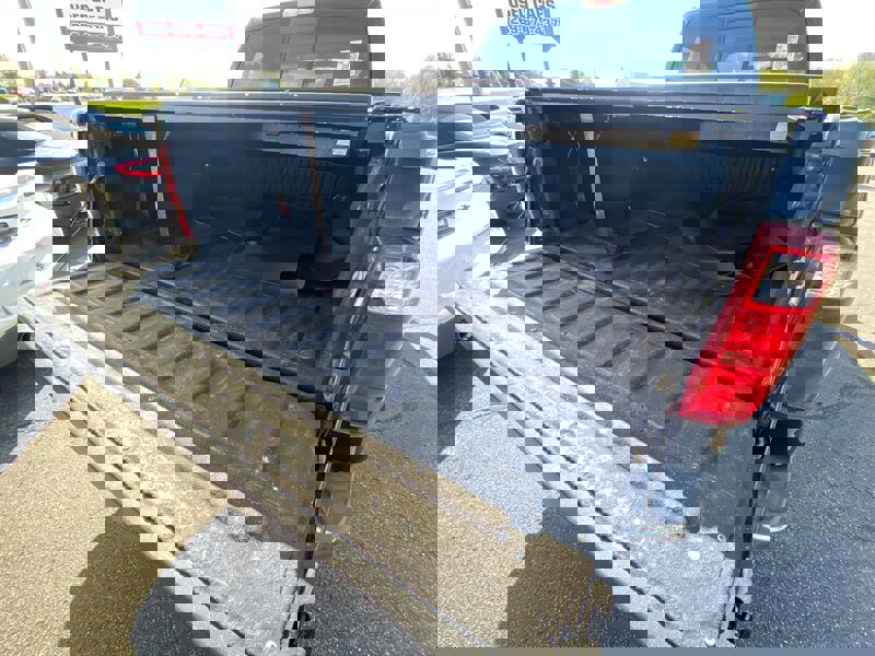 Used 2010 Ford F250 Lariat image 18