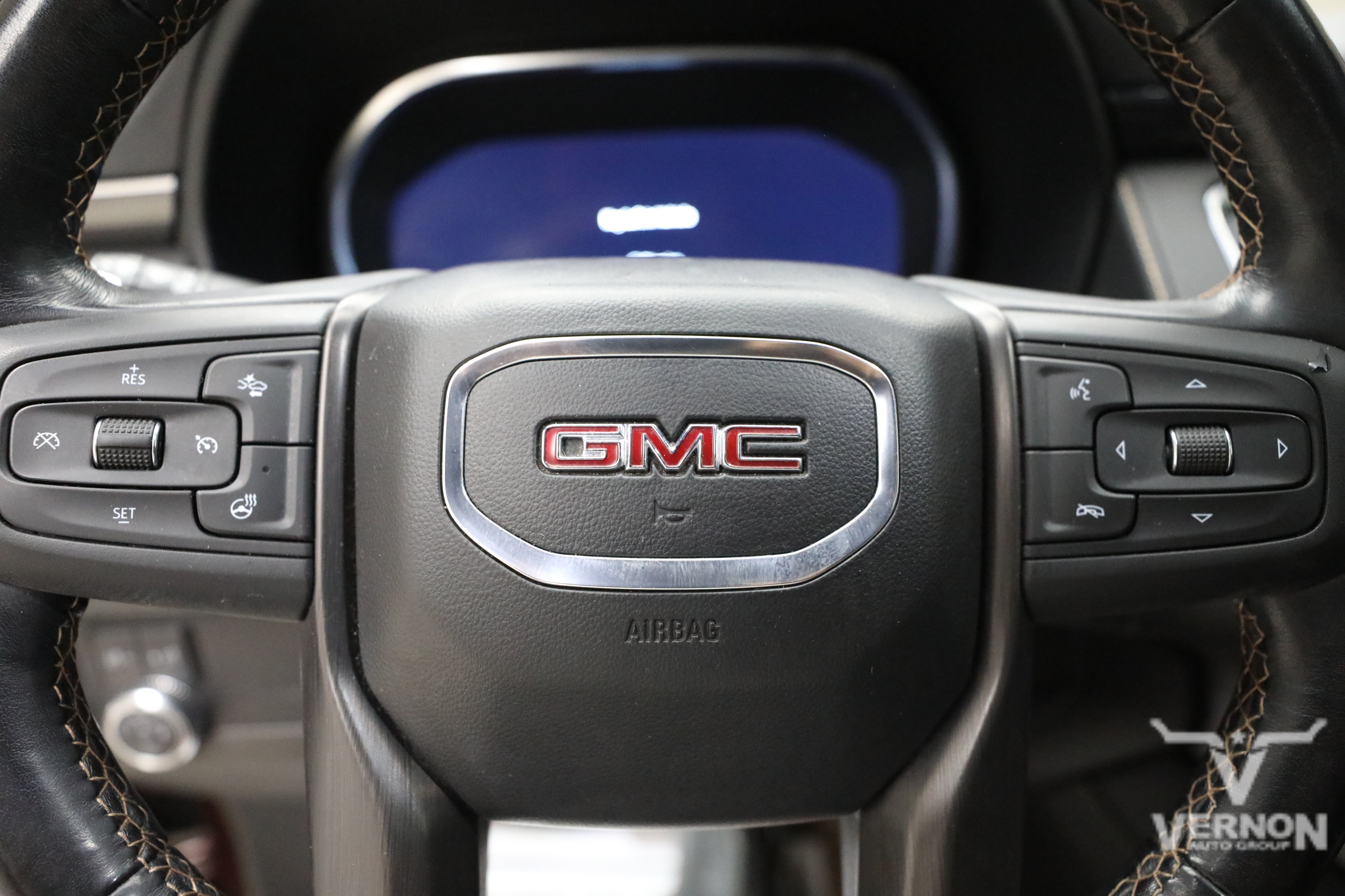 Used 2022 GMC Yukon XL AT4 AWD/4WD image 22