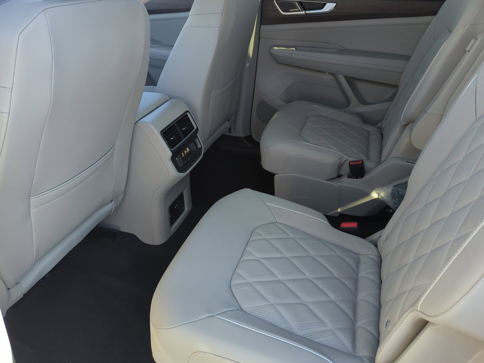 New 2026 Volkswagen Atlas SEL Premium R-Line image 17