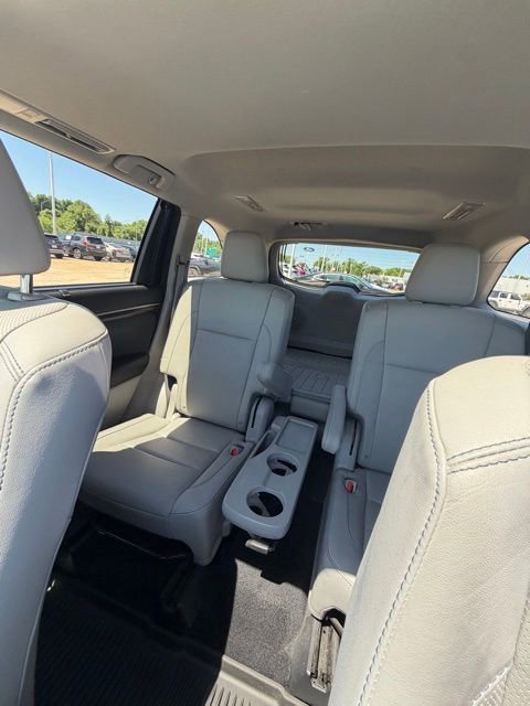 Used 2016 Toyota Highlander Limited AWD/4WD image 4