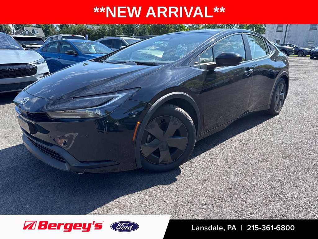 Used 2023 Toyota Prius LE FWD image 1