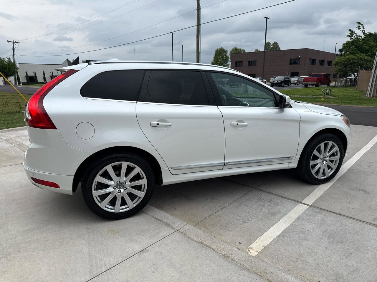 Used 2015 Volvo XC60 T6 Platinum w/ Inscription Package AWD/4WD image 9