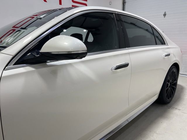 Used 2022 Mercedes-Benz S 500 4MATIC w/ AMG Line Package image 11