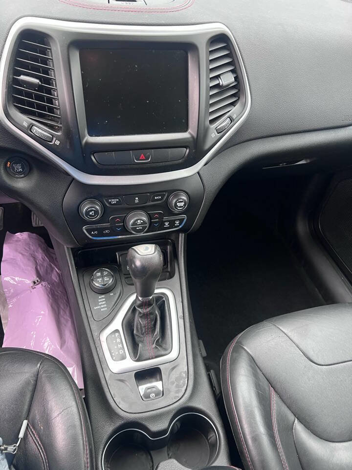 Used 2014 Jeep Cherokee Trailhawk w/ Comfort/Convenience Group image 6