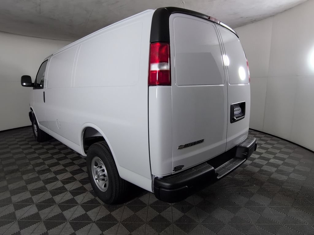 New 2026 Chevrolet Express 2500 w/ Driver Convenience Package RWD image 7