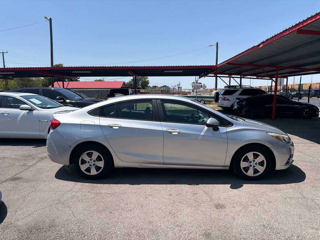 Used 2018 Chevrolet Cruze LS FWD image 24