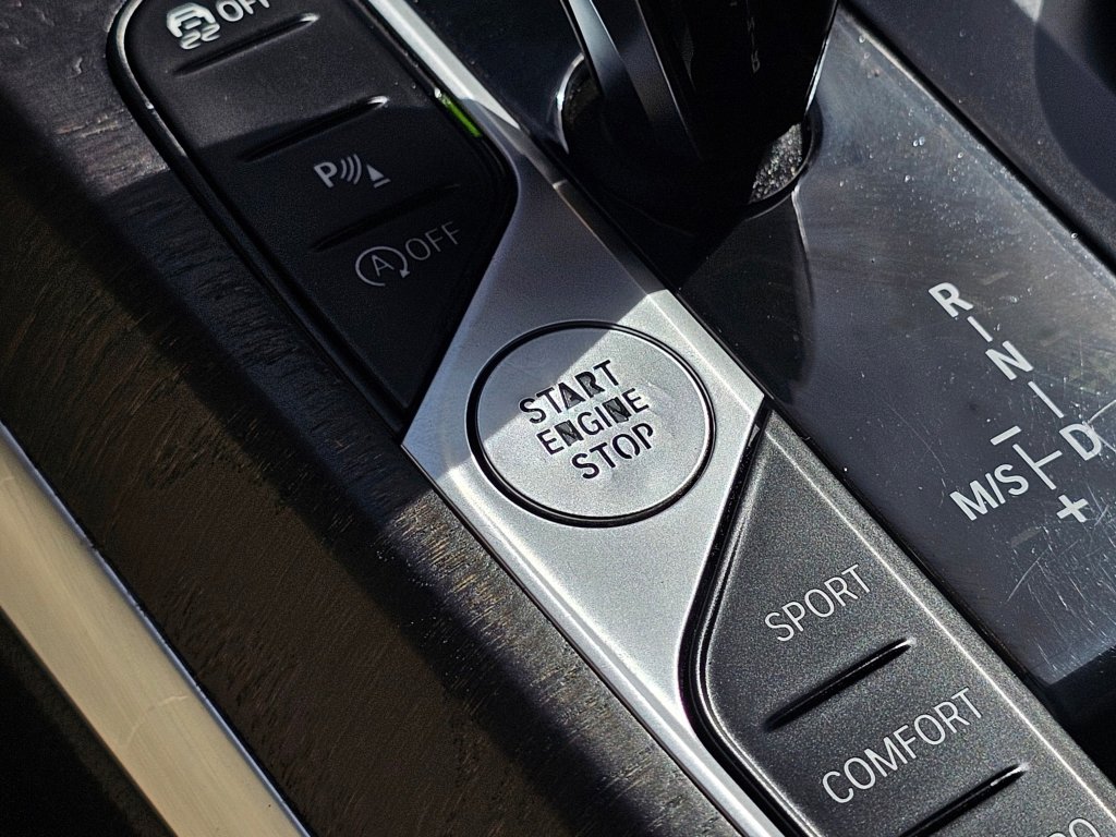 Used 2022 BMW 330i xDrive Sedan image 15