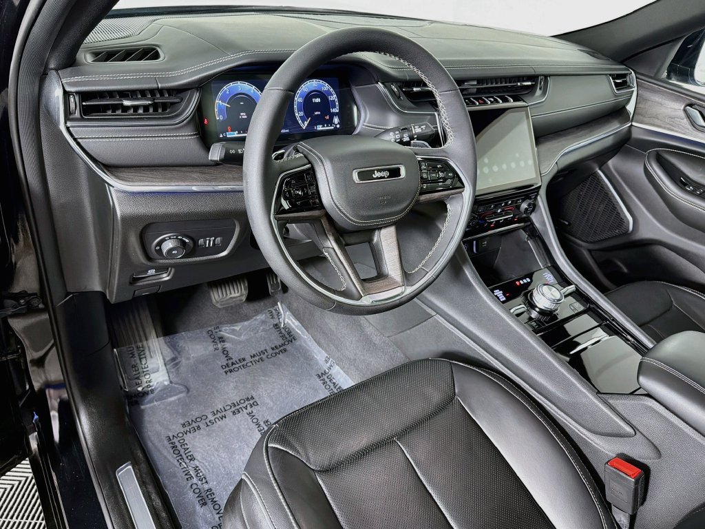 Used 2023 Jeep Grand Cherokee Overland AWD/4WD image 9