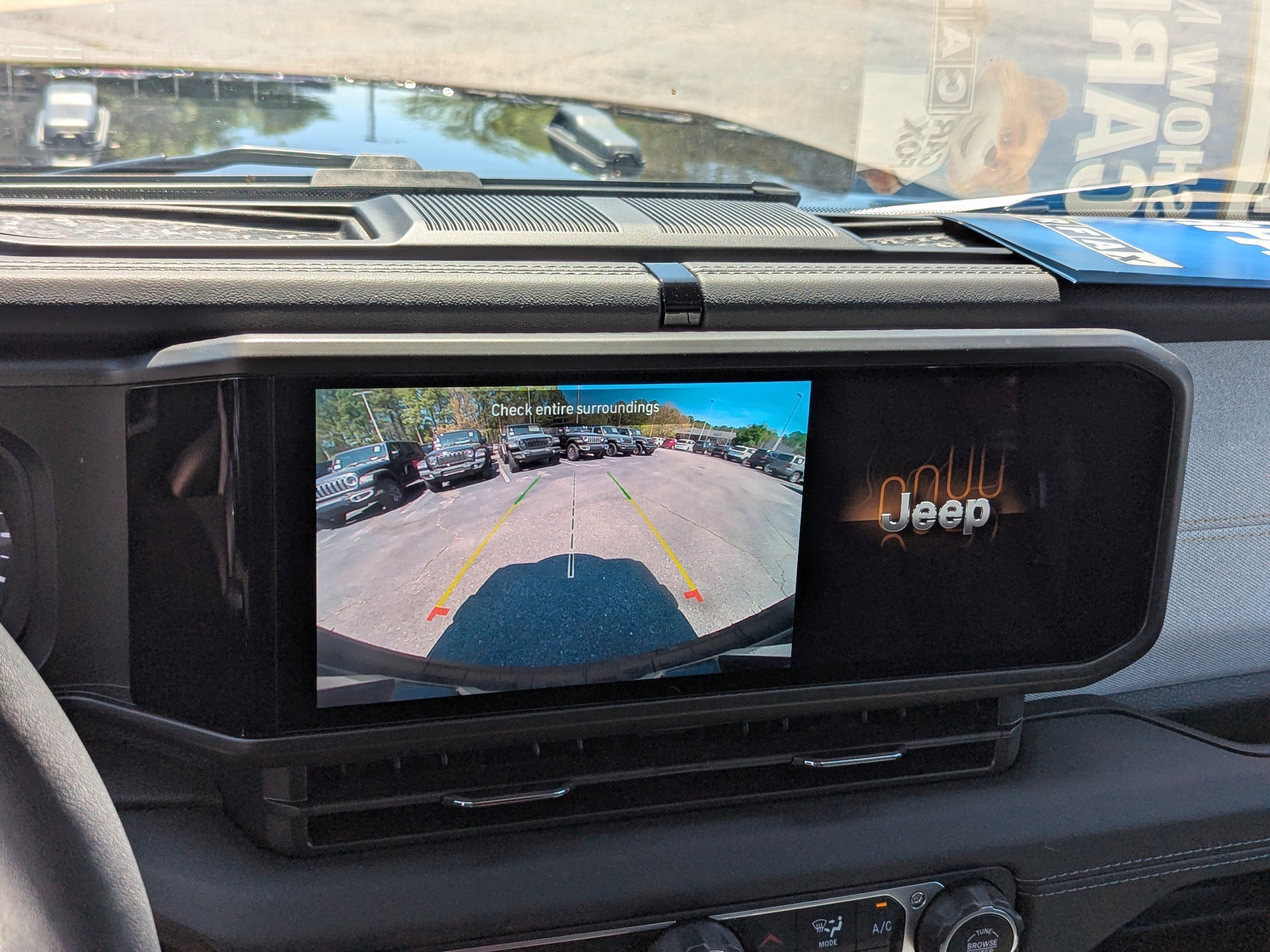 Used 2024 Jeep Wrangler Sahara w/ Safety Group image 23