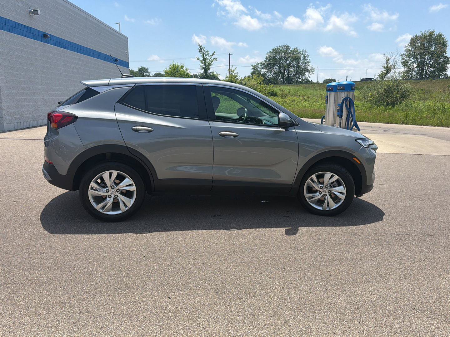 Used 2024 Buick Encore GX Preferred AWD/4WD image 6