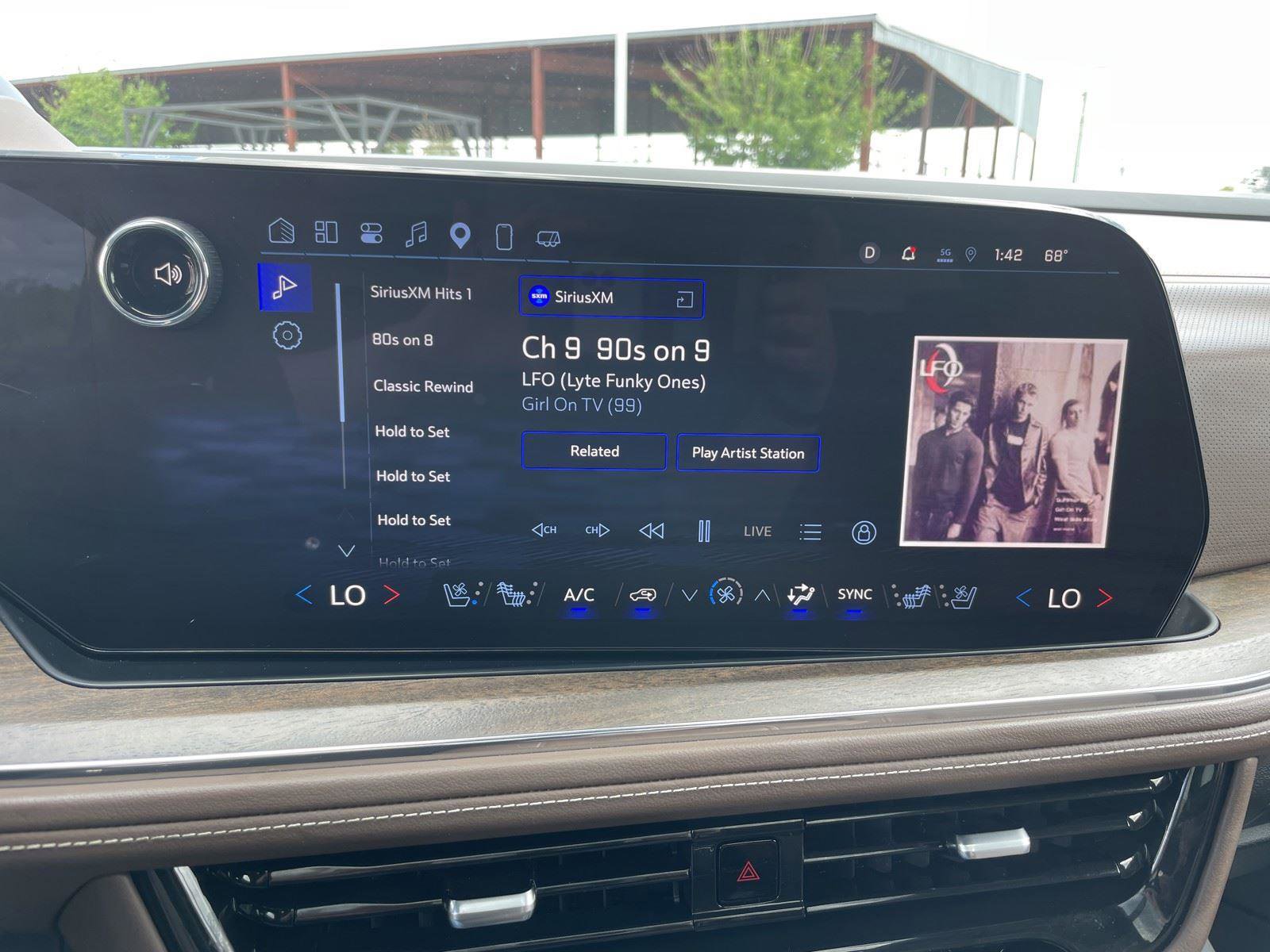 Used 2025 Chevrolet Tahoe High Country image 18