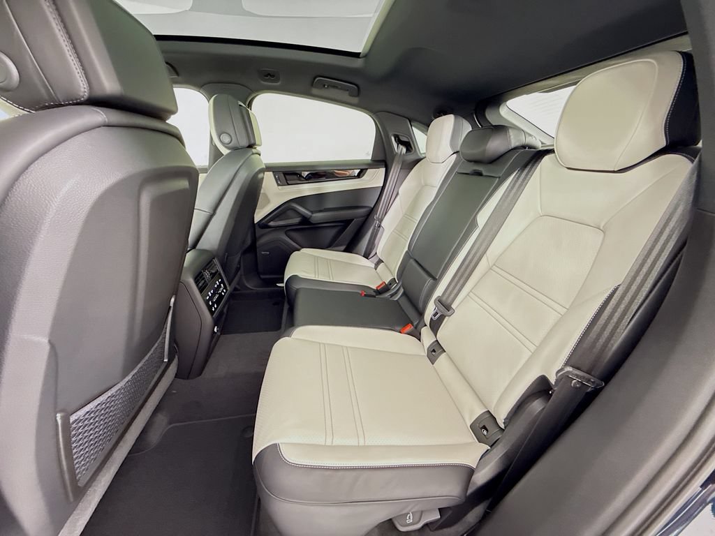 New 2026 Porsche Cayenne Coupe AWD/4WD image 26