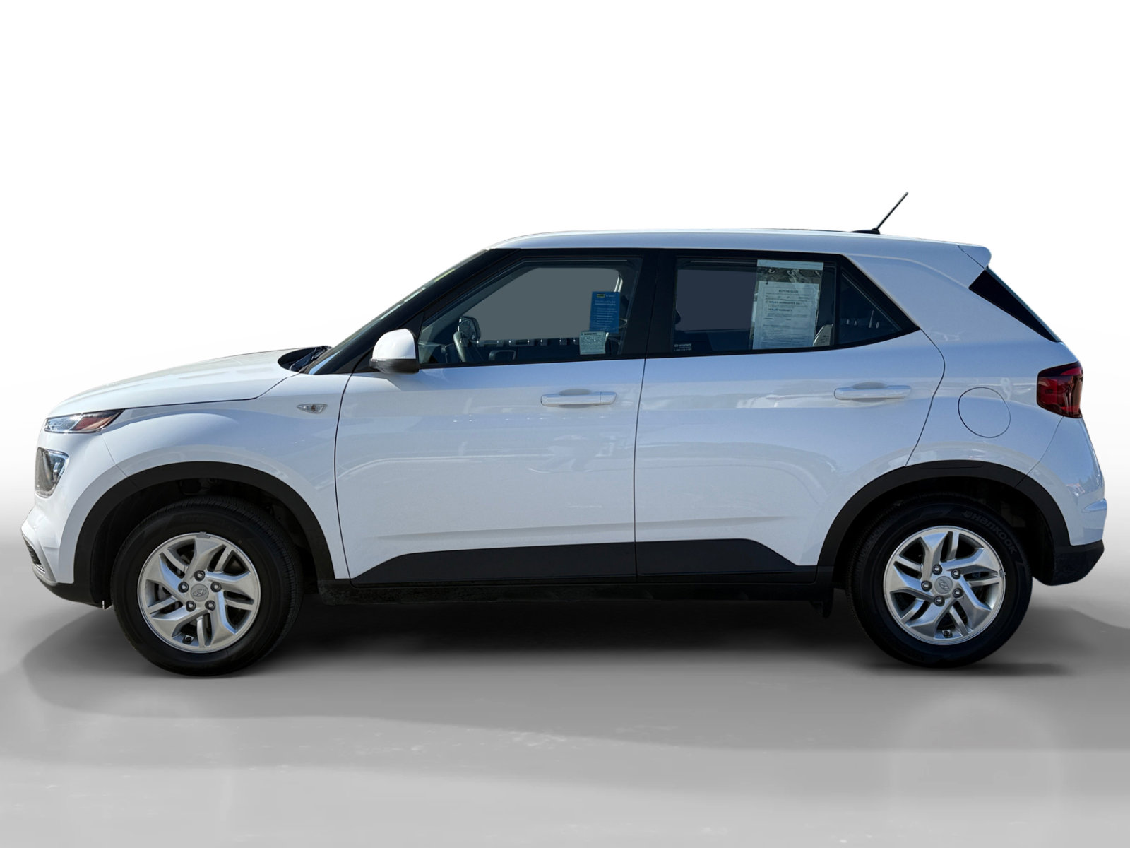 Certified 2023 Hyundai Venue SE image 2