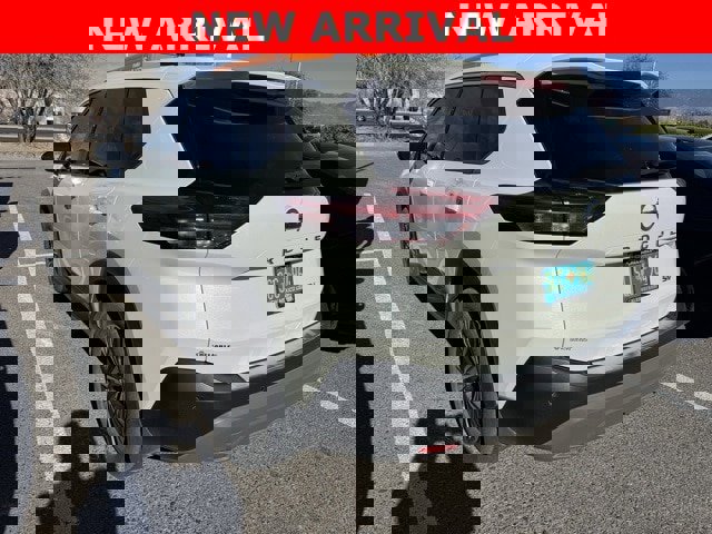 Certified 2021 Nissan Rogue SV image 3