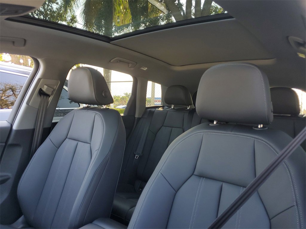 New 2025 Audi Q6 e-tron Premium image 16