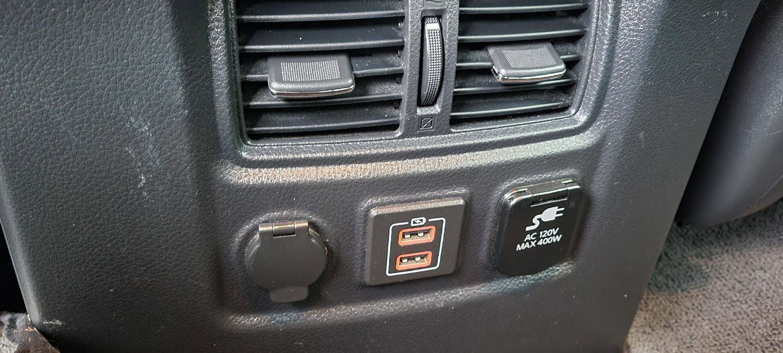 Used 2019 Nissan Titan PRO-4X w/ Pro-4x Utility Package image 26