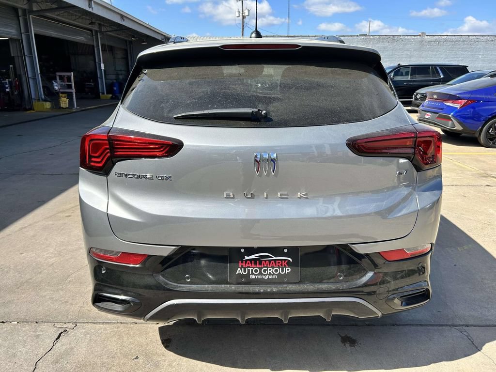 Used 2024 Buick Encore GX Sport Touring w/ Advanced Technology Package FWD image 3
