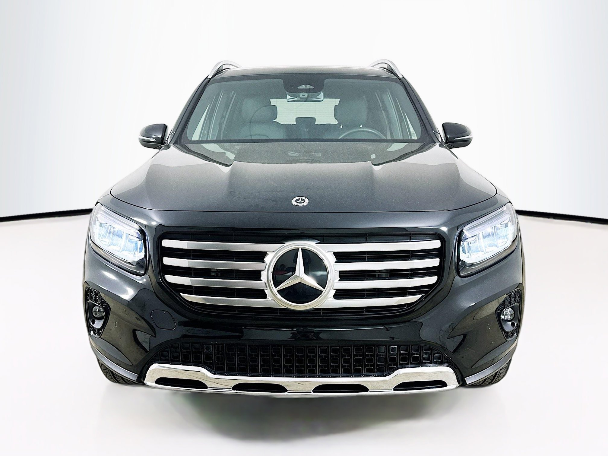 Certified 2025 Mercedes-Benz GLB 250 4MATIC image 2