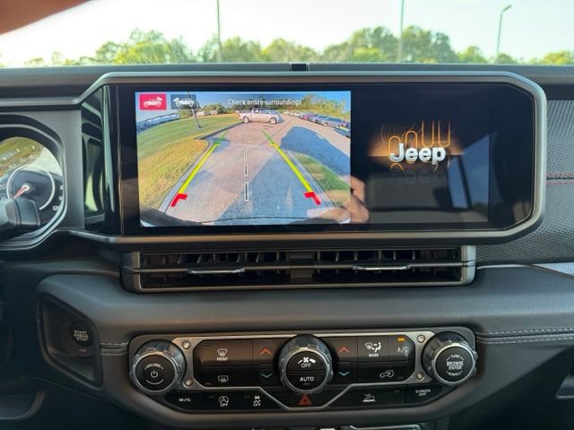 Used 2024 Jeep Wrangler Unlimited Rubicon w/ Technology Group AWD/4WD image 21