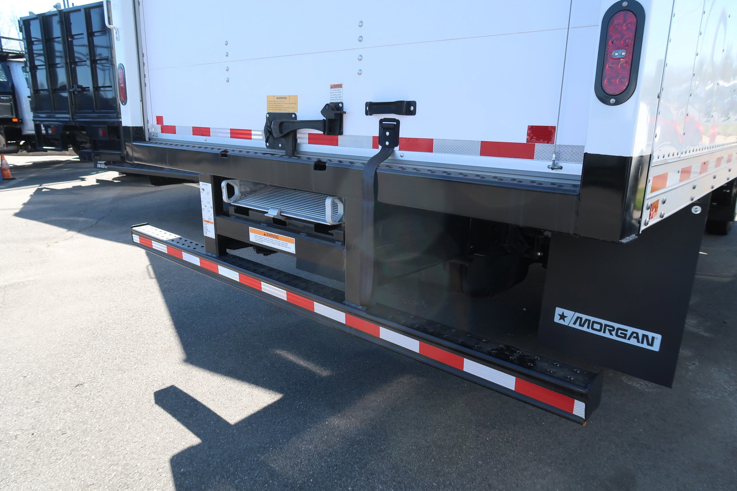 Used 2025 Chevrolet Low Cab Forward RWD image 7