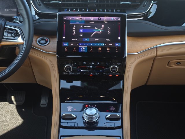 Used 2024 Jeep Grand Cherokee Summit AWD/4WD image 20