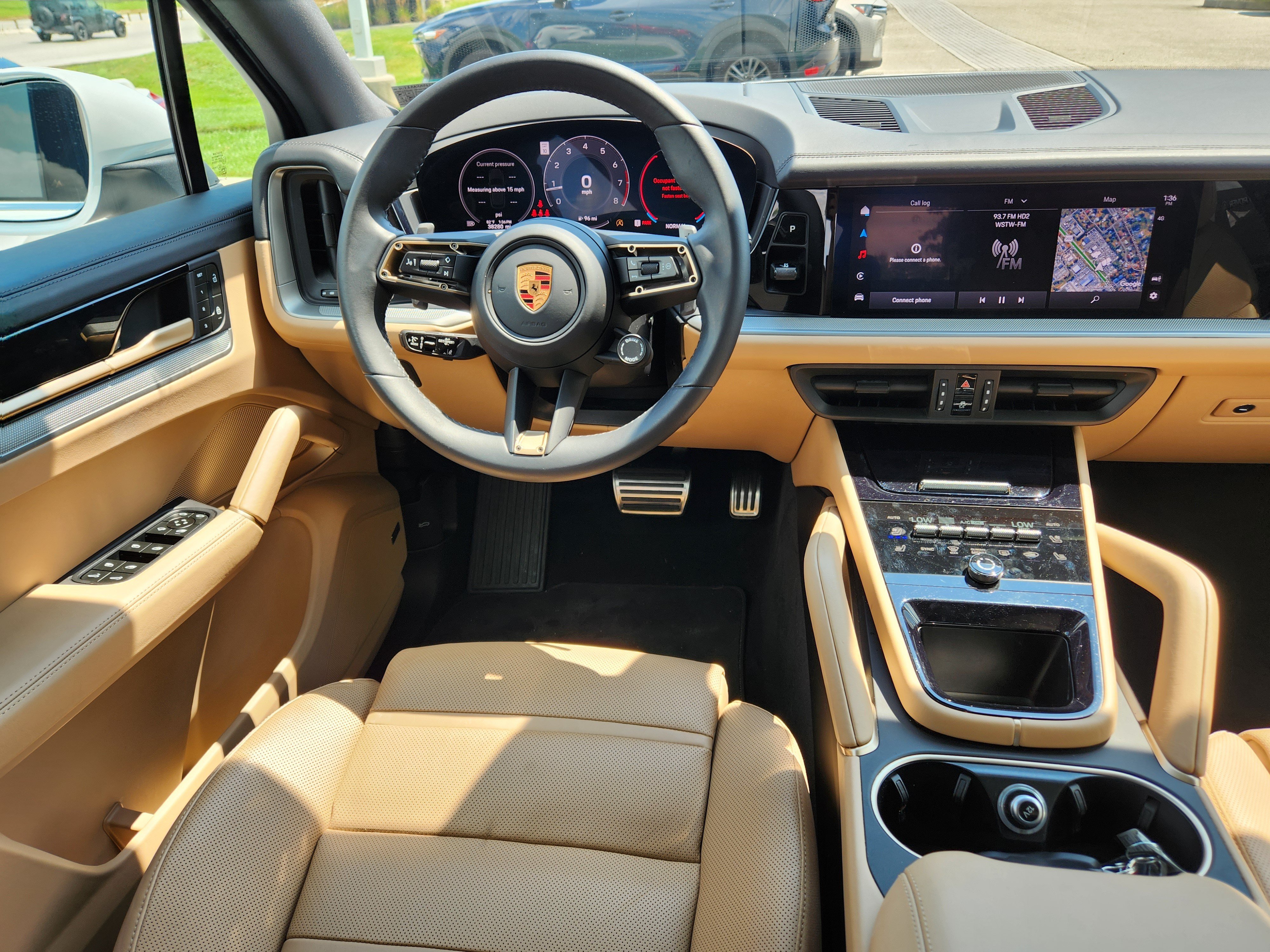 Used 2025 Porsche Cayenne AWD/4WD image 13