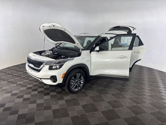 Used 2023 Kia Seltos S AWD/4WD image 12