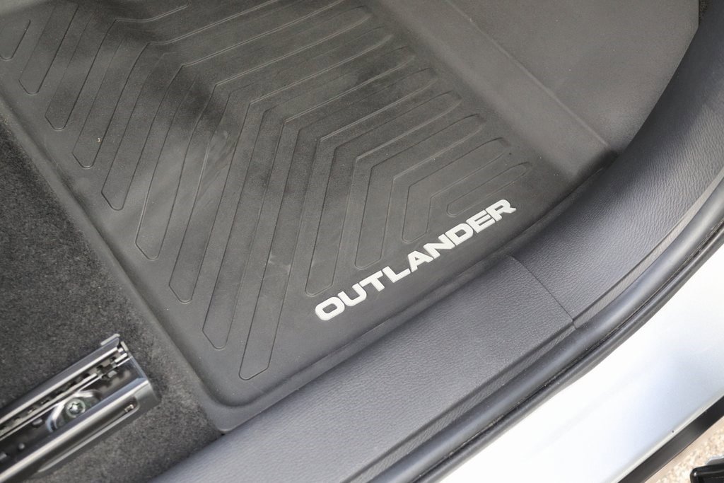Used 2023 Mitsubishi Outlander SEL AWD/4WD image 16