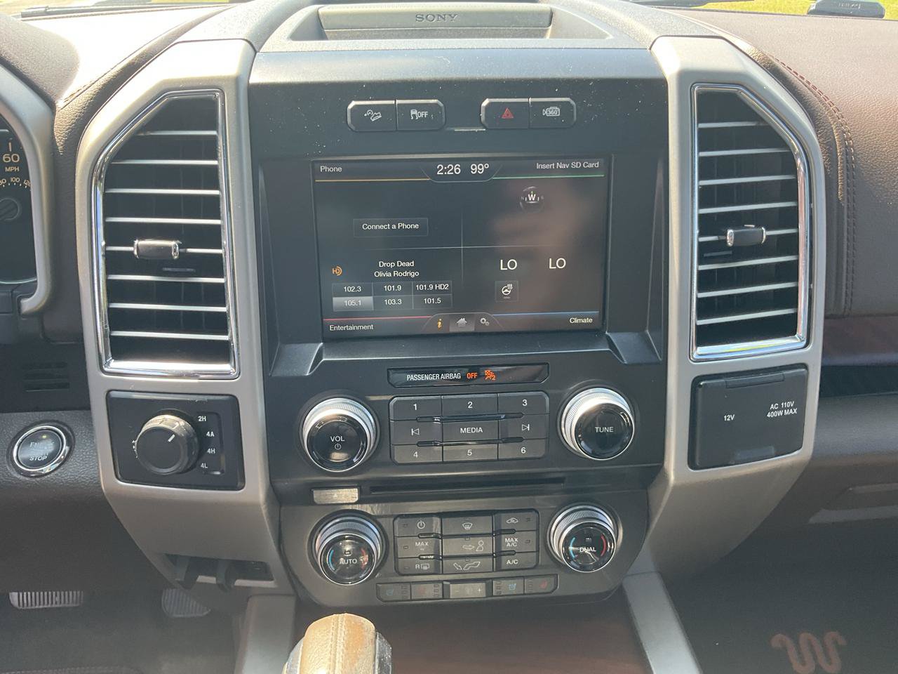 Used 2015 Ford F150 King Ranch w/ Equipment Group 601A Luxury AWD/4WD image 25