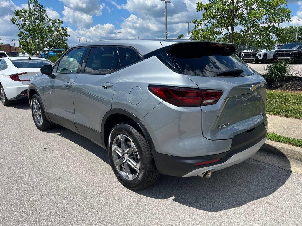 Used 2023 Chevrolet Blazer LT FWD image 4
