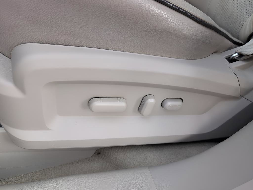 Used 2012 Lincoln MKX AWD image 33