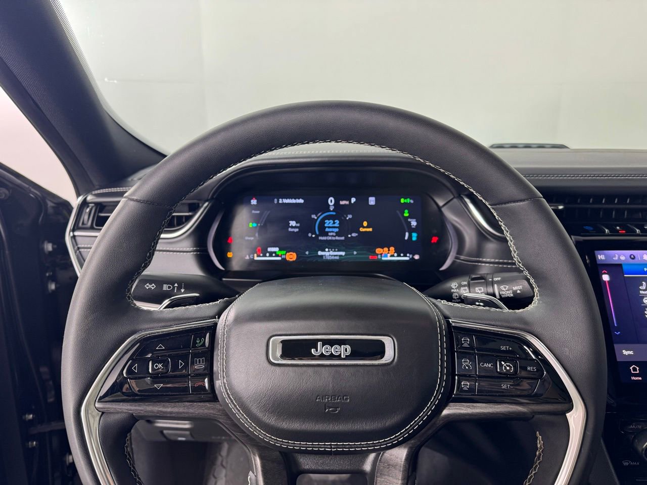 Used 2024 Jeep Grand Cherokee Overland w/ Luxury Tech Group IV image 23