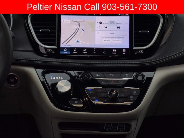 Used 2024 Chrysler Pacifica Limited FWD image 29