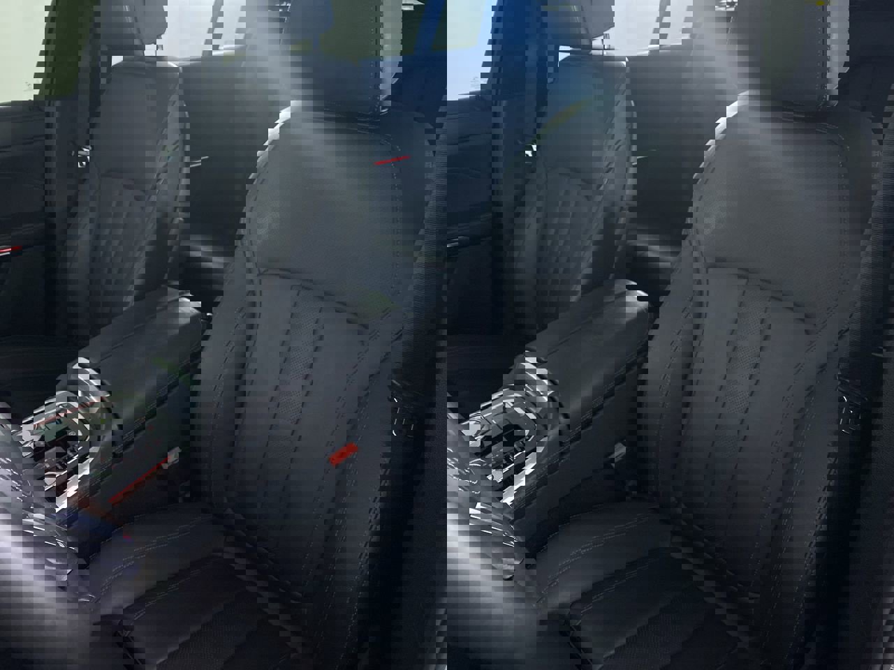 Used 2021 BMW X7 M50i w/ Executive Package image 12