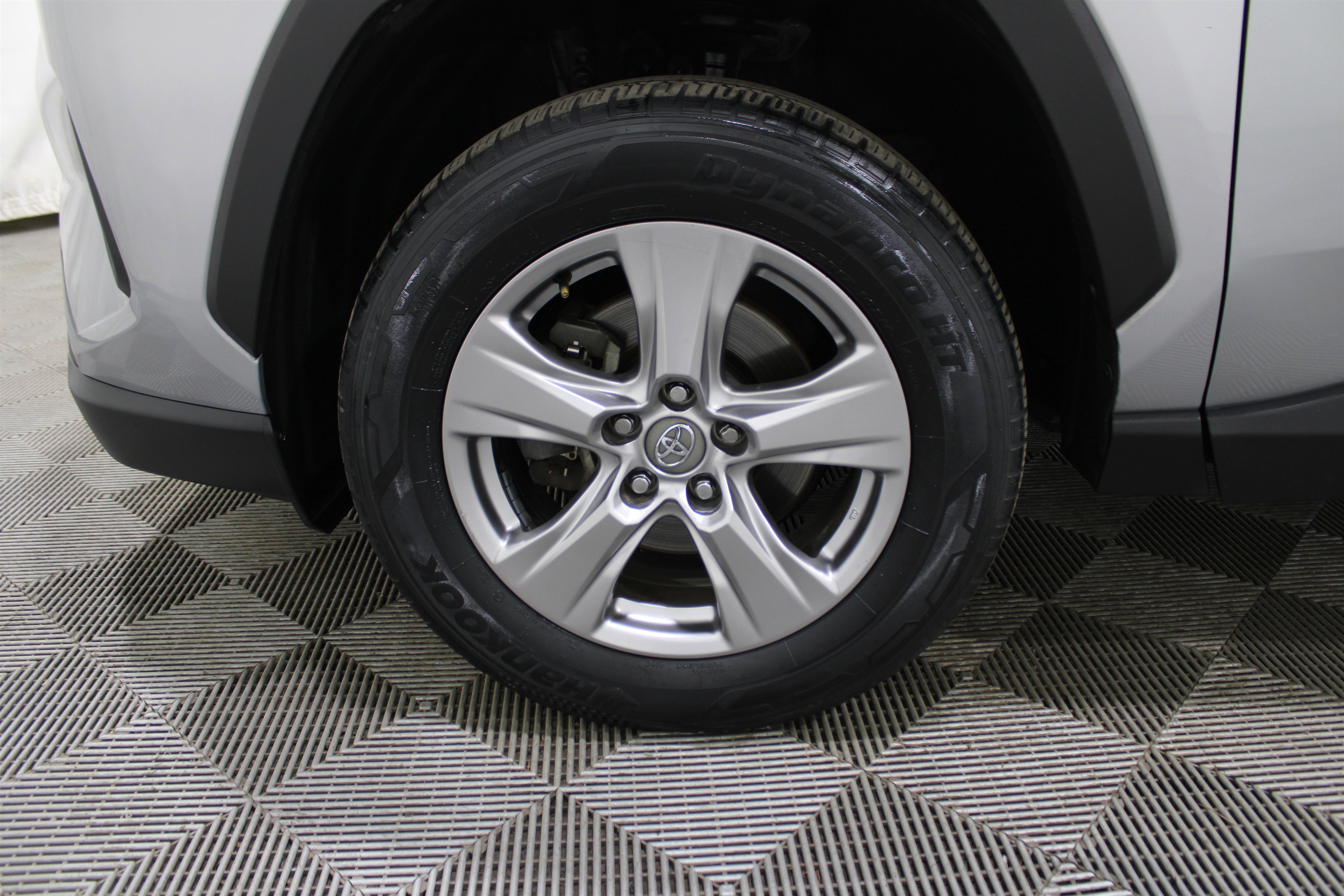 Used 2022 Toyota RAV4 XLE image 35