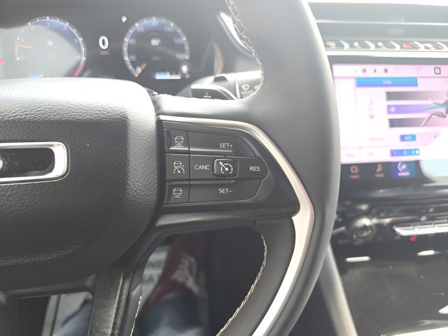 Certified 2025 Jeep Grand Cherokee L Limited AWD/4WD image 16