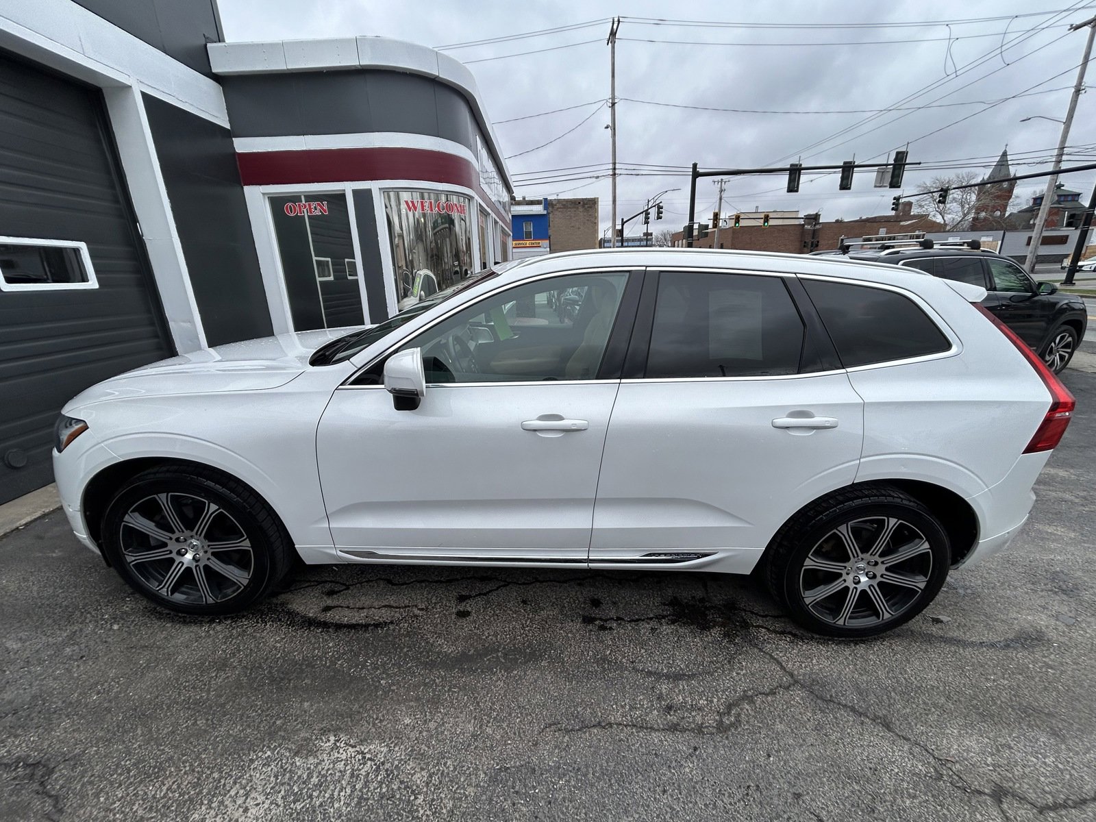 Used 2019 Volvo XC60 T6 Inscription w/ Protection Package AWD/4WD image 4