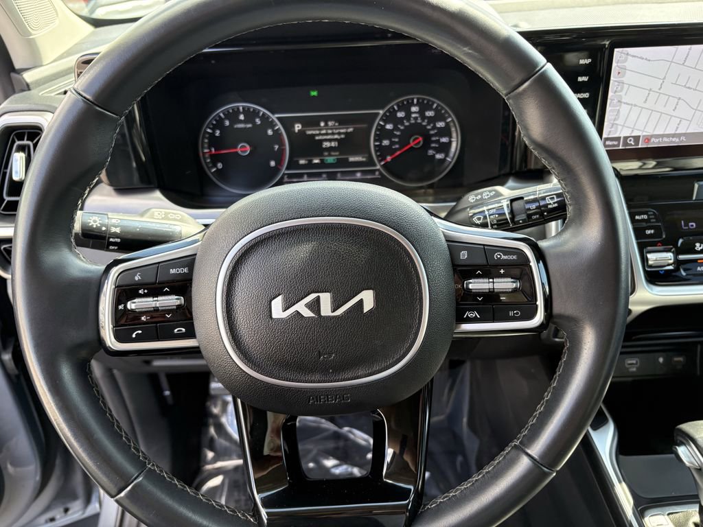 Used 2023 Kia Sorento S image 31