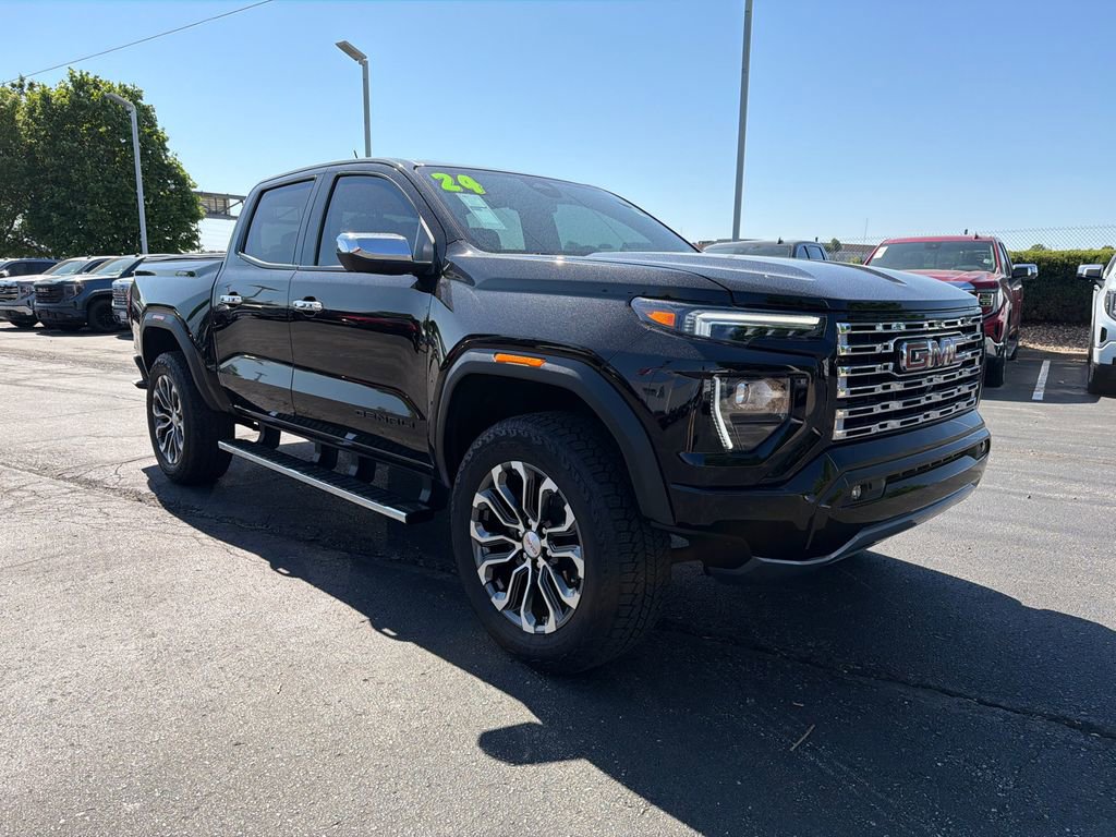 Used 2024 GMC Canyon Denali AWD/4WD image 3