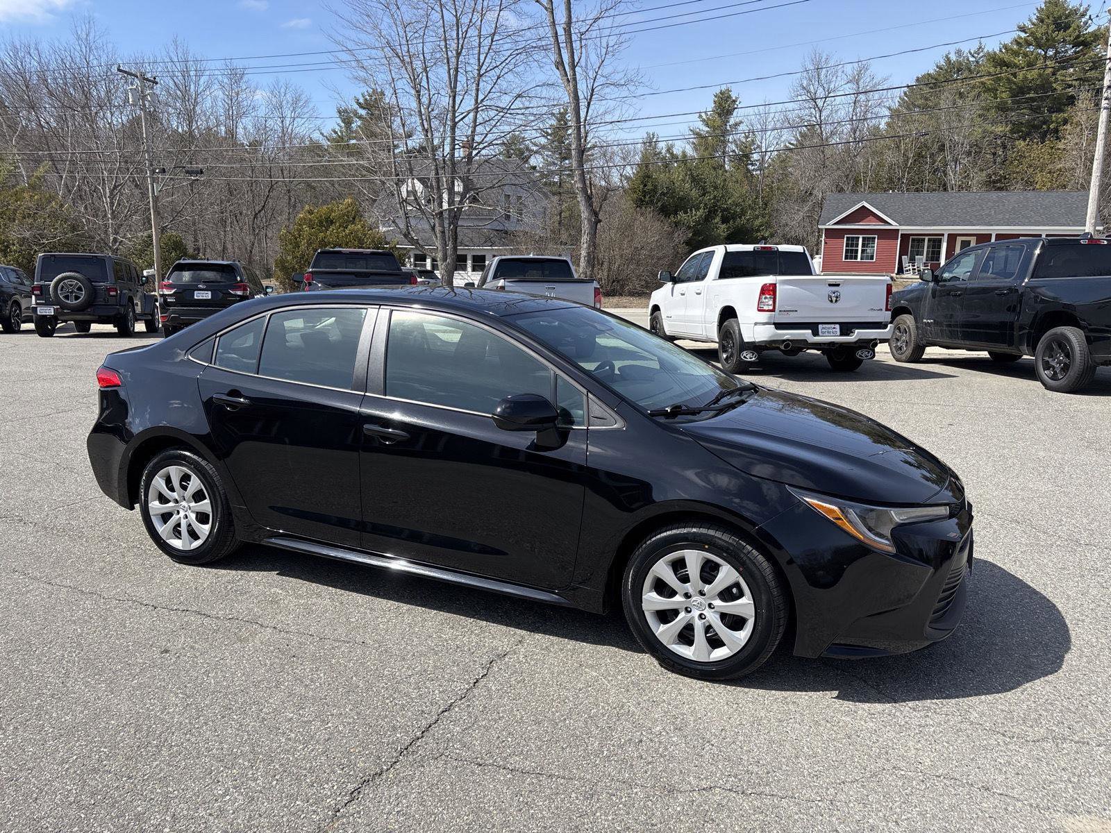 Used 2025 Toyota Corolla LE image 6