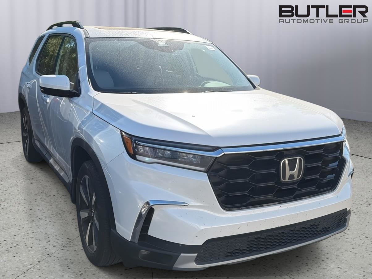 Used 2025 Honda Pilot Touring image 6