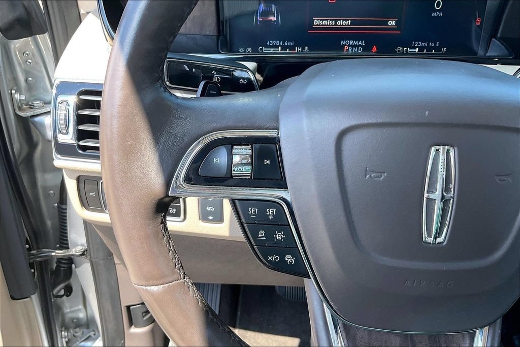 Used 2023 Lincoln Navigator 2WD image 11