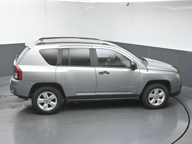 Used 2016 Jeep Compass Sport FWD image 44