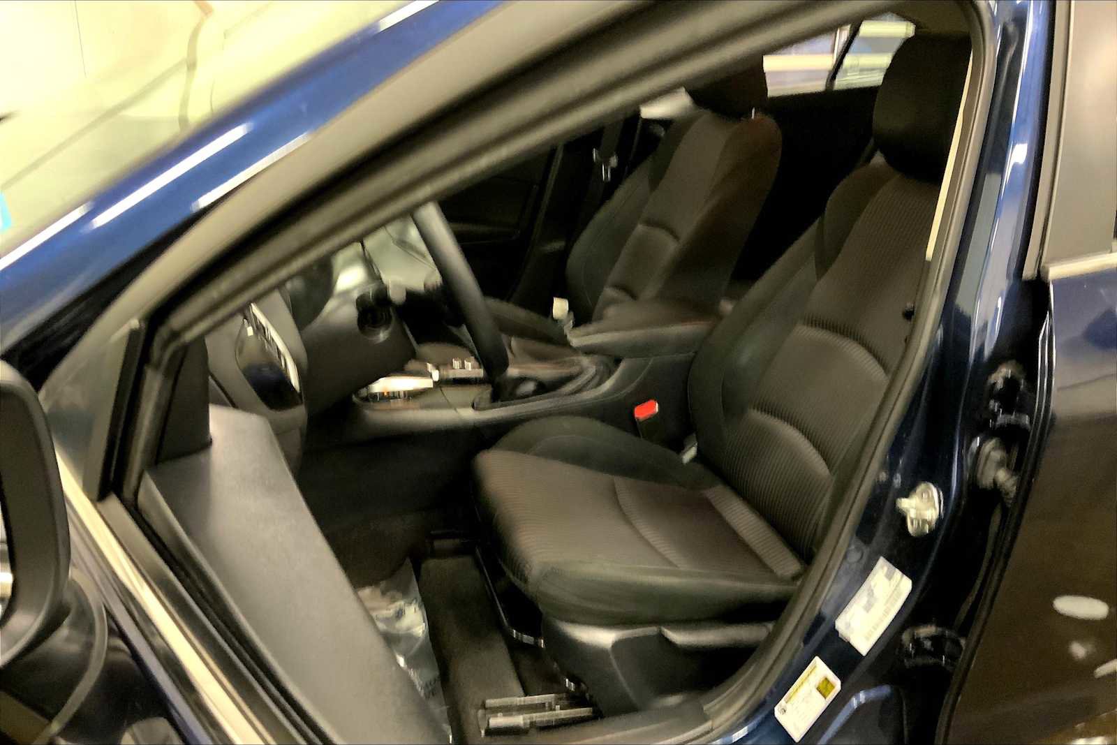 Used 2015 MAZDA MAZDA3 i Touring image 8