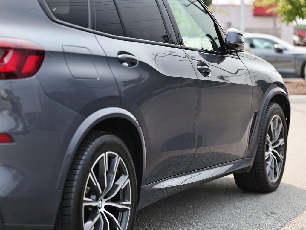 Used 2022 BMW X5 xDrive40i w/ M Sport Package AWD/4WD image 8