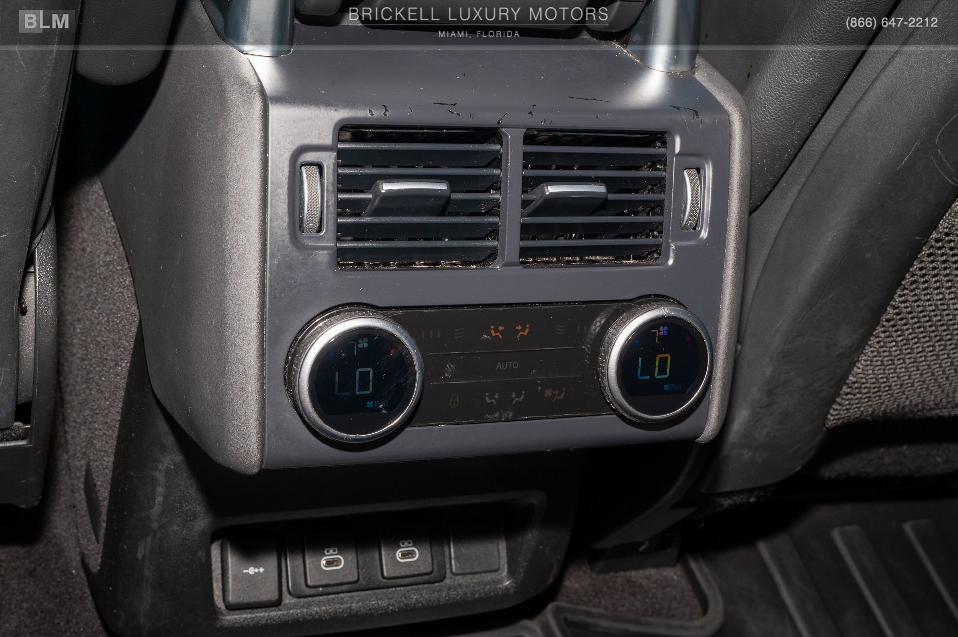 Used 2023 Land Rover Discovery S R-Dynamic image 21