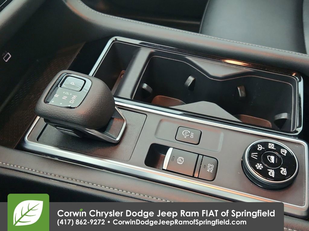 Used 2025 Nissan Pathfinder SL image 29